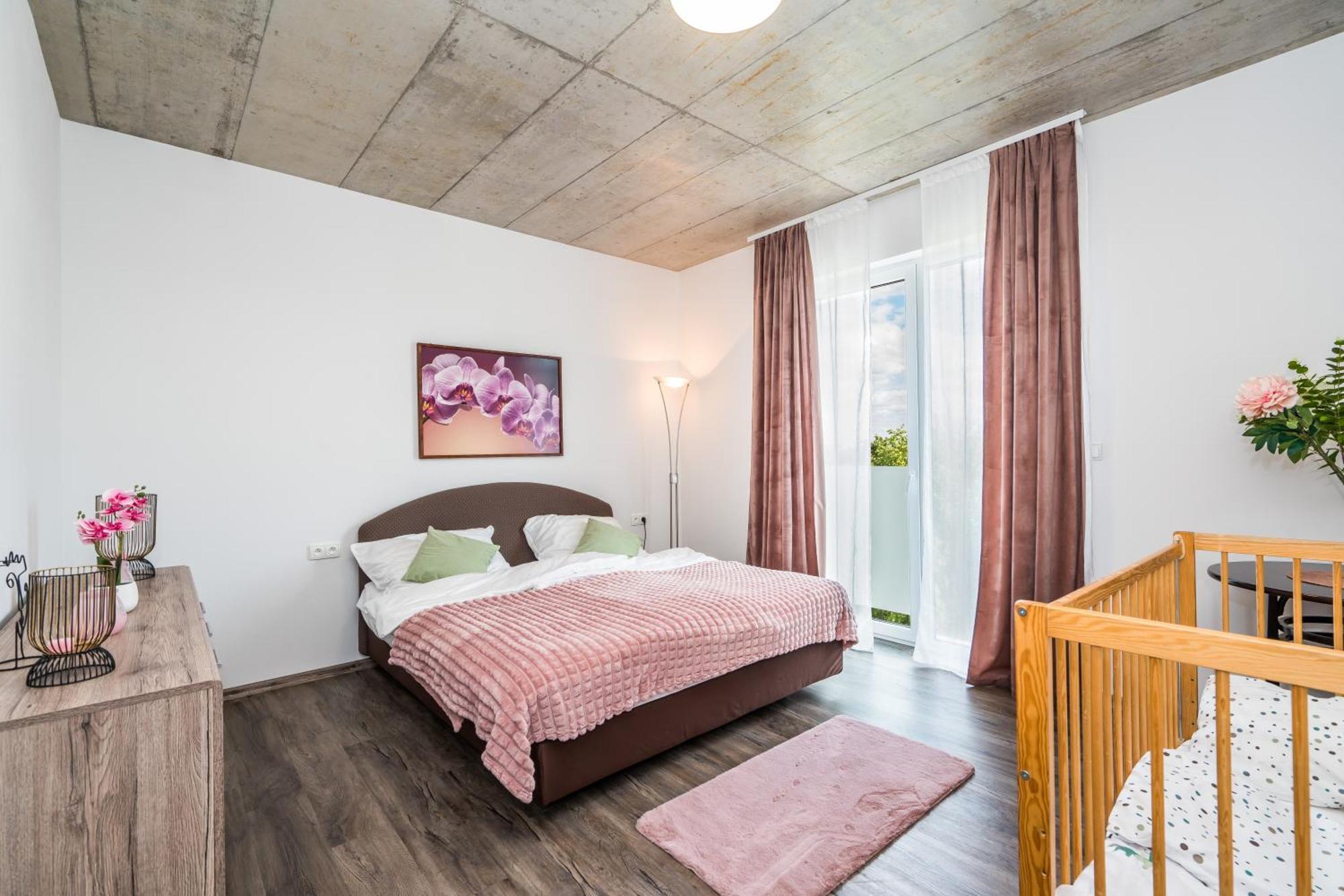 Perla Hradce 401 Daire Hradec Králové Dış mekan fotoğraf