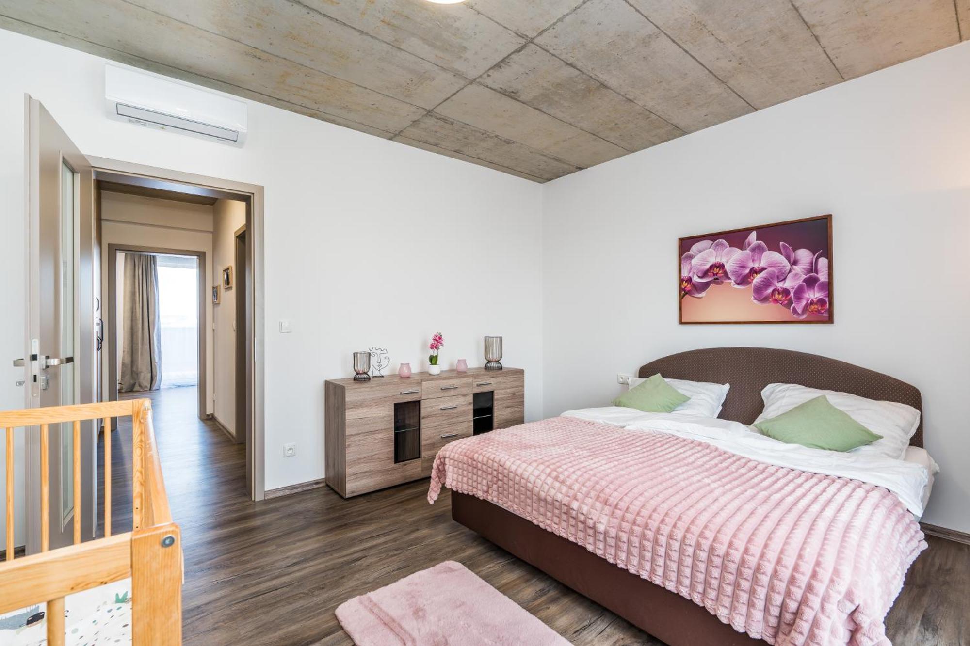 Perla Hradce 401 Daire Hradec Králové Dış mekan fotoğraf