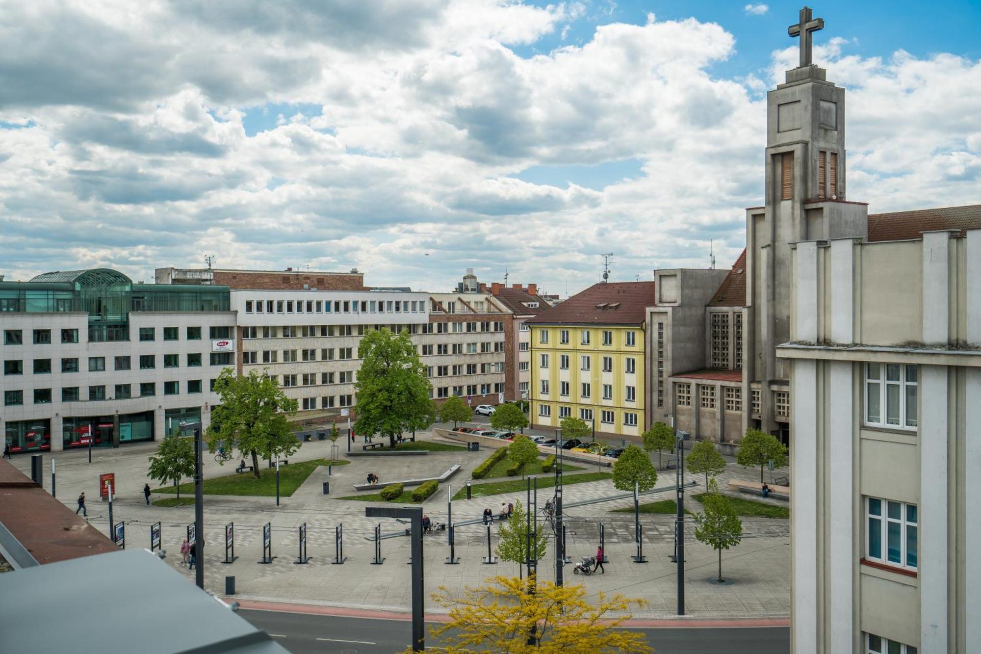 Perla Hradce 401 Daire Hradec Králové Dış mekan fotoğraf